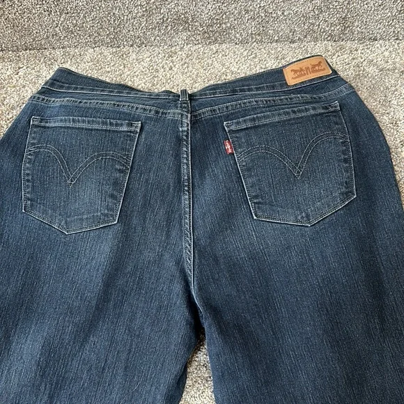 Levi’s 505 Straight Leg Dark Wash Jeans - Picture 5 of 8